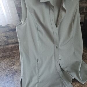 Eddie Bauer Sleeveless Button-Down Shirt - Soft Green